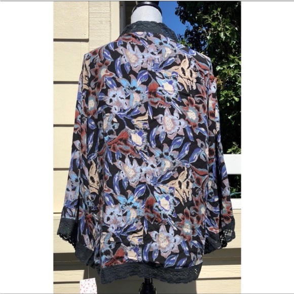 COPY - Free People Black Floral Kimono - Picture 16 of 16